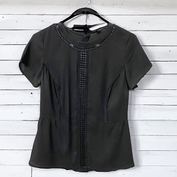 Ann Taylor Black Lace Front Short Sleeve Blouse, Size 2 - Picture 2 of 4